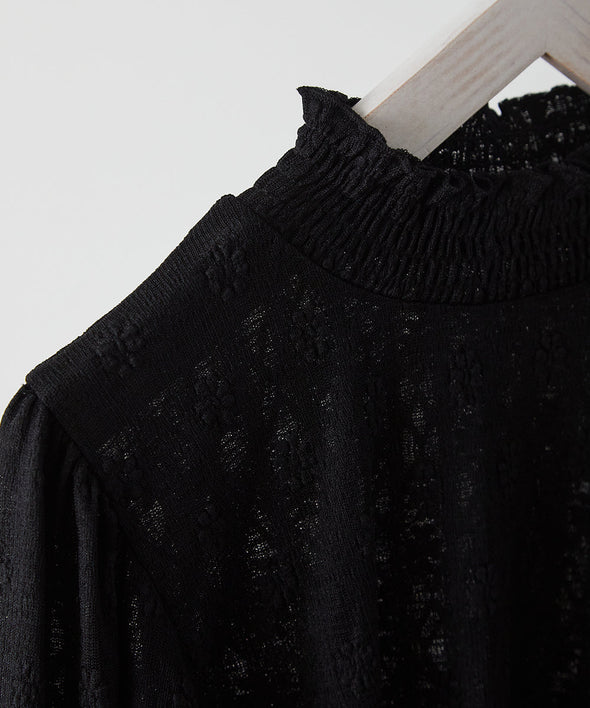 フラワーレースシャーリングカラープルオーバー