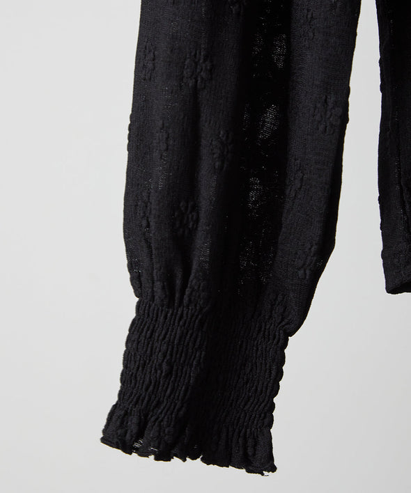 フラワーレースシャーリングカラープルオーバー