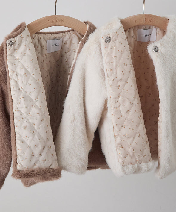 ティペット付きフェイクファーコート